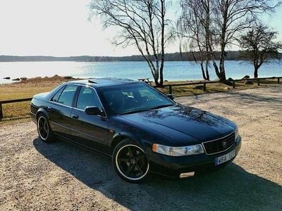 Begagnad Cadillac Seville STS 305 HK (224 kW) 1999 Mörkblå metallic Sedan