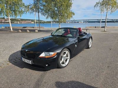 begagnad BMW Z4 Cab 231hk / Xenon / Hardtop / NAV / Skinnklädsel