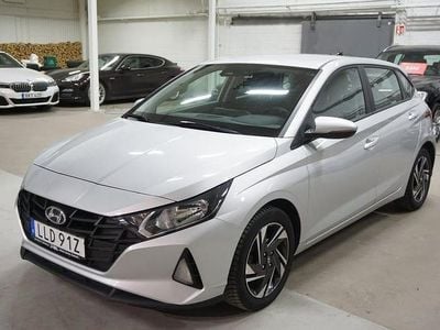 Grå Begagnad 2022 Hyundai i20 Essential Halvkombi | 146 900 kr (Marknadspris)
