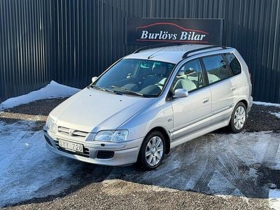 Begagnad Mitsubishi Space Star 122 HK (89 kW) 2001 Grå Minibuss