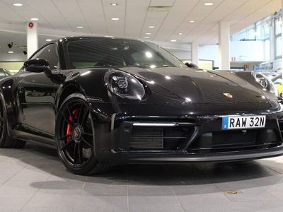 Porsche 911 Carrera 4 GTS