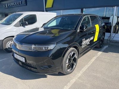 Svart metallic Begagnad 2025 Opel Grandland Electric Ultimate SUV | 478 900 kr (Marknadspris)