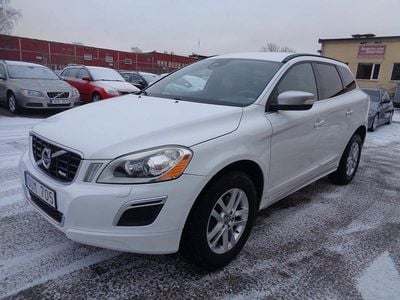 Vit Begagnad 2012 Volvo XC60 R-Design SUV | 99 900 kr (Bra pris)