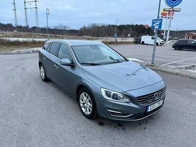 Grå metallic Begagnad 2017 Volvo V60 Summum Kombi | 179 000 kr