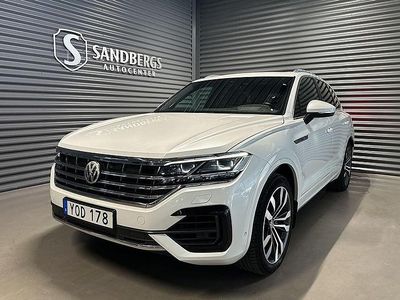 Vit Begagnad 2018 VW Touareg R-line SUV | 384 500 kr (Marknadspris)