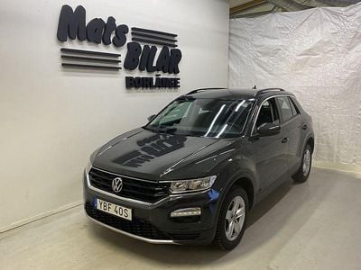 Grå Begagnad 2021 VW T-Roc SUV | 234 900 kr (Marknadspris)