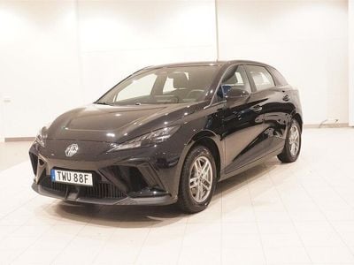 Begagnad MG MG4 EV 125 kW (170 HK) 2022 Svart Halvkombi