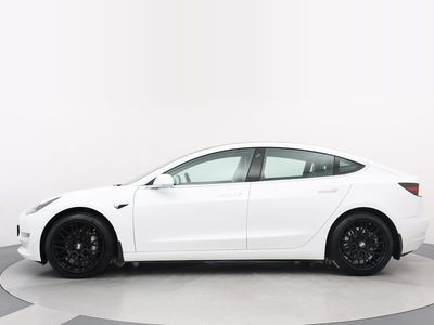 begagnad Tesla Model 3 Long Range AWD (Dragkrok, Autopilot)