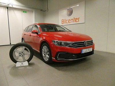Röd Begagnad 2020 VW Passat GTE Kombi | 239 900 kr (Marknadspris)
