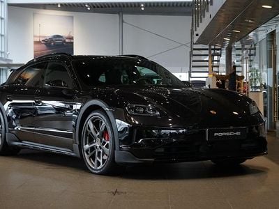 Svart Ny 2025 Porsche Taycan 4S Cross Turismo Sedan | 1 479 800 kr