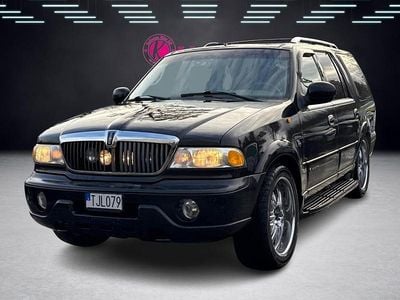 Svart Begagnad 2002 Lincoln Navigator SUV | 84 900 kr
