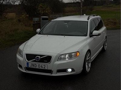 Vit Begagnad 2010 Volvo V70 Momentum Kombi | 83 000 kr (Marknadspris)
