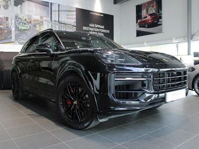 Svart Begagnad 2024 Porsche Cayenne S E-Hybrid SUV | 1 195 000 kr