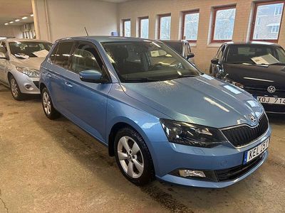 Begagnad Skoda Fabia Style 110 HK (80 kW) 2015 Blåmetallick Halvkombi