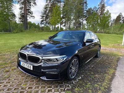 Svart Begagnad 2018 BMW 530 iPerformance Sedan | 299 900 kr (Dyr)