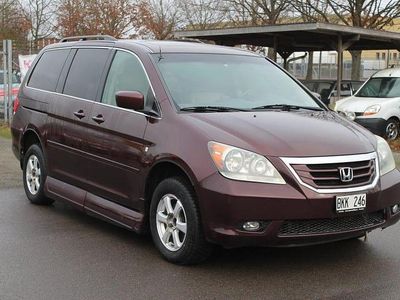 Begagnad Honda Odyssey 248 HK (182 kW) 2008 Röd Minibuss