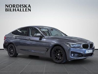 Grå Begagnad 2018 BMW 330 Sport Line Sedan | 229 795 kr