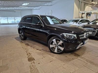 Svart Begagnad 2017 Mercedes GLC220 SE SUV | 279 800 kr (Marknadspris)