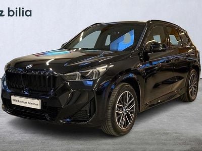 Svart Begagnad 2023 BMW iX1 M Sport SUV | 468 500 kr (Marknadspris)