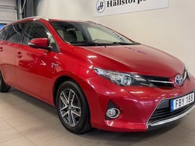 begagnad Toyota Auris Touring Sports Hybrid e-CVT AUTO B-KAMERA 2015, Halvkombi