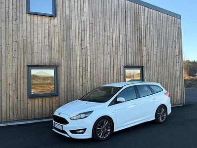 Vit Begagnad 2016 Ford Focus ST-Line Kombi | 89 900 kr (Marknadspris)