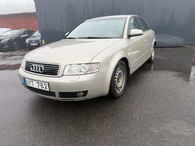Begagnad Audi A4 Comfort 163 HK (119 kW) 2004 Brun Sedan