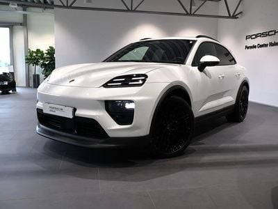 Begagnad Porsche Macan 300 kW (408 HK) 2024 Vit (white) SUV