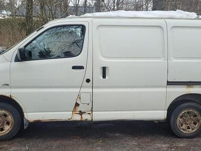 Begagnad 2004 Toyota HiAce Van | 31 000 kr