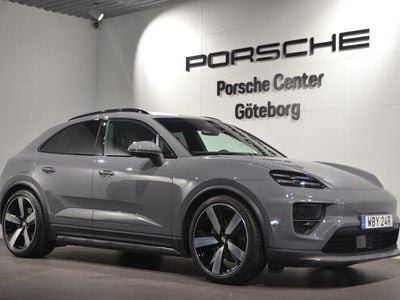 Grå (grey) Ny 2025 Porsche Macan SUV | 1 253 700 kr (Lite dyr)