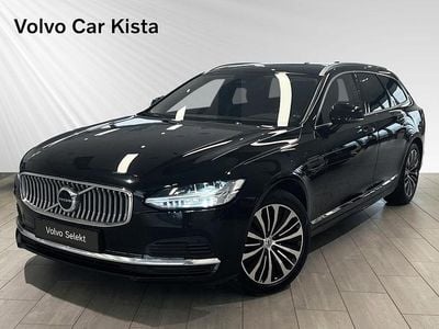 Svart Begagnad 2022 Volvo V90 Core Kombi | 364 900 kr (Marknadspris)