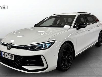 Vit Begagnad 2024 VW Passat R-line Kombi | 435 000 kr (Dyr)