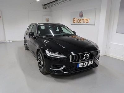 Svart Begagnad 2023 Volvo V60 Kombi | 359 900 kr (Bra pris)