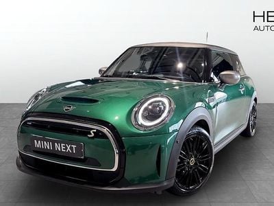Grön (green) Begagnad 2022 Mini Cooper SE Halvkombi | 248 700 kr (Dyr)