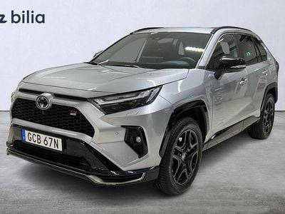 Silver Begagnad 2025 Toyota RAV4 Hybrid Sport SUV | 589 900 kr (Dyr)