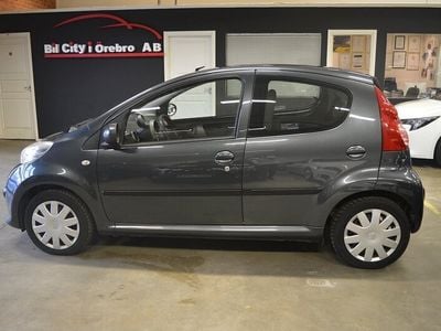 begagnad Peugeot 107 1.0 (68hk) VVT-i / AUX-ingång / Låga Mil / Nyser