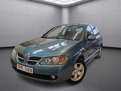 Begagnad Nissan Almera 116 HK (85 kW) 2002 Blå Halvkombi