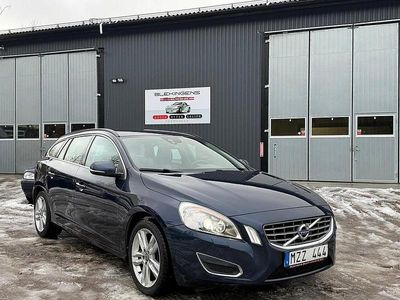 Blå Begagnad 2012 Volvo V60 Momentum Kombi | 94 900 kr (Marknadspris)