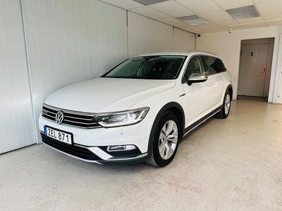 Vit Begagnad 2018 VW Passat Alltrack Executive Kombi | 189 900 kr (Marknadspris)