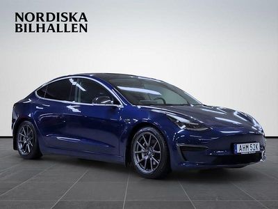Blå Begagnad 2020 Tesla Model 3 Standard Range Plus Sedan | 209 795 kr (Marknadspris)