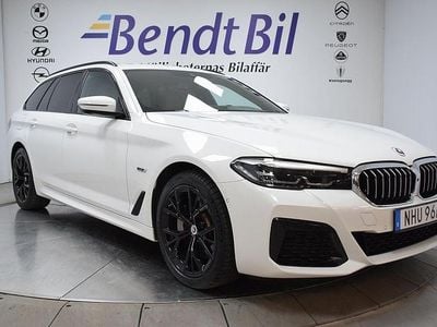 Alpine white Begagnad 2022 BMW 530e M Sport Kombi | 379 900 kr (Bra pris)