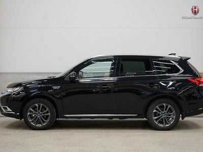 Begagnad Mitsubishi Outlander 224 HK (164 kW) 2020 Svart SUV