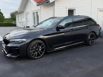 Sophistogrå Begagnad 2021 BMW 520 M Sport Kombi | 445 900 kr (Dyr)