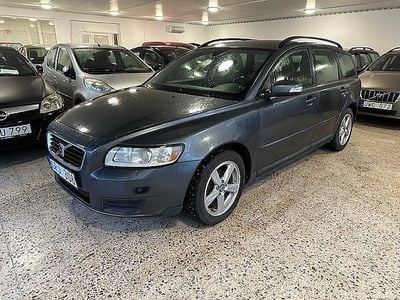 Grå Begagnad 2007 Volvo V50 Kinetic Kombi | 42 000 kr (Marknadspris)