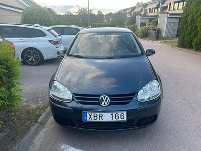 Begagnad VW Golf IV 102 HK (75 kW) 2005 Halvkombi