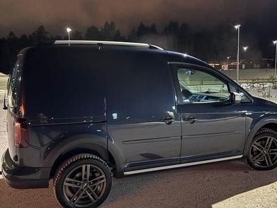 Begagnad VW Caddy 150 HK (110 kW) 2019 Metalick Minibuss