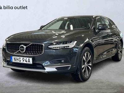 Grå Begagnad 2021 Volvo V90 CC Kombi | 304 900 kr (Marknadspris)