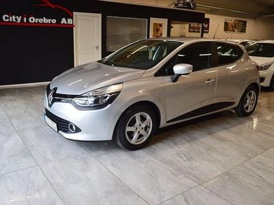 Begagnad Renault Clio IV 74 HK (54 kW) 2014 Silver Halvkombi
