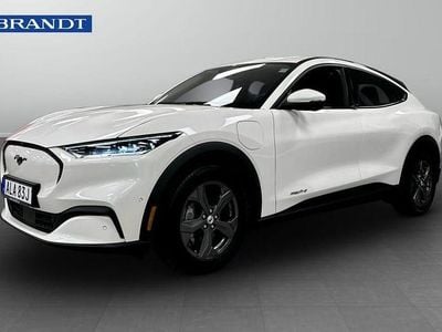 Vit Begagnad 2021 Ford Mustang Mach-E Standard Range SUV | 329 900 kr (Marknadspris)