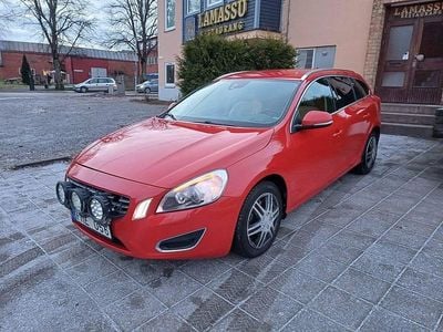 Röd Begagnad 2012 Volvo V60 Summum Kombi | 52 900 kr