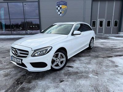 Begagnad Mercedes C220 AMG line 170 HK (125 kW) 2015 Vit